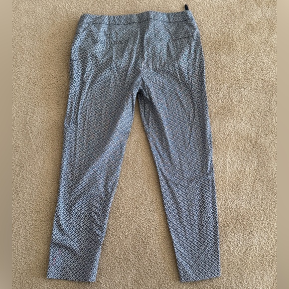 Women’s Amanda and Chelsea Slim Cropped Ankle Stretch Pants
Size 10 - Picture 4 of 5